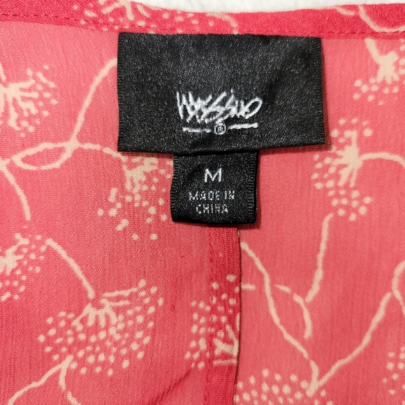 Massimo medium, v-neck peplum, batwing top - Picture 3 of 10